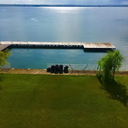 Lake View Boutique Mamaia