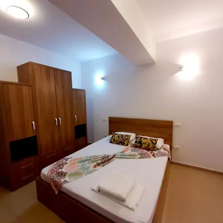 Lake View Boutique * Mamaia